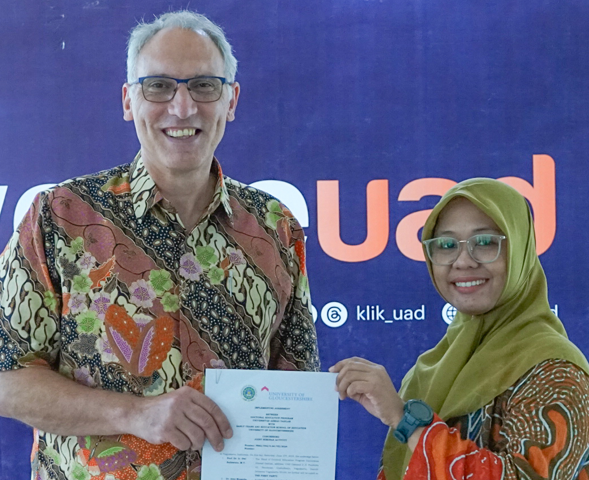 Penandatanganan Kerjasama Antara Program Doktor Pendidikan dan Universitas Gloucestershire, UK
